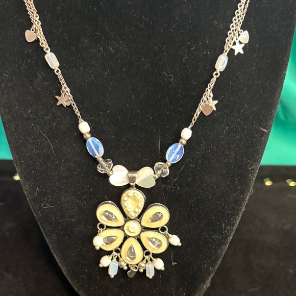 Vintage Reminiscence French Rivera Floral Pendant Necklace - Picture 10 of 12